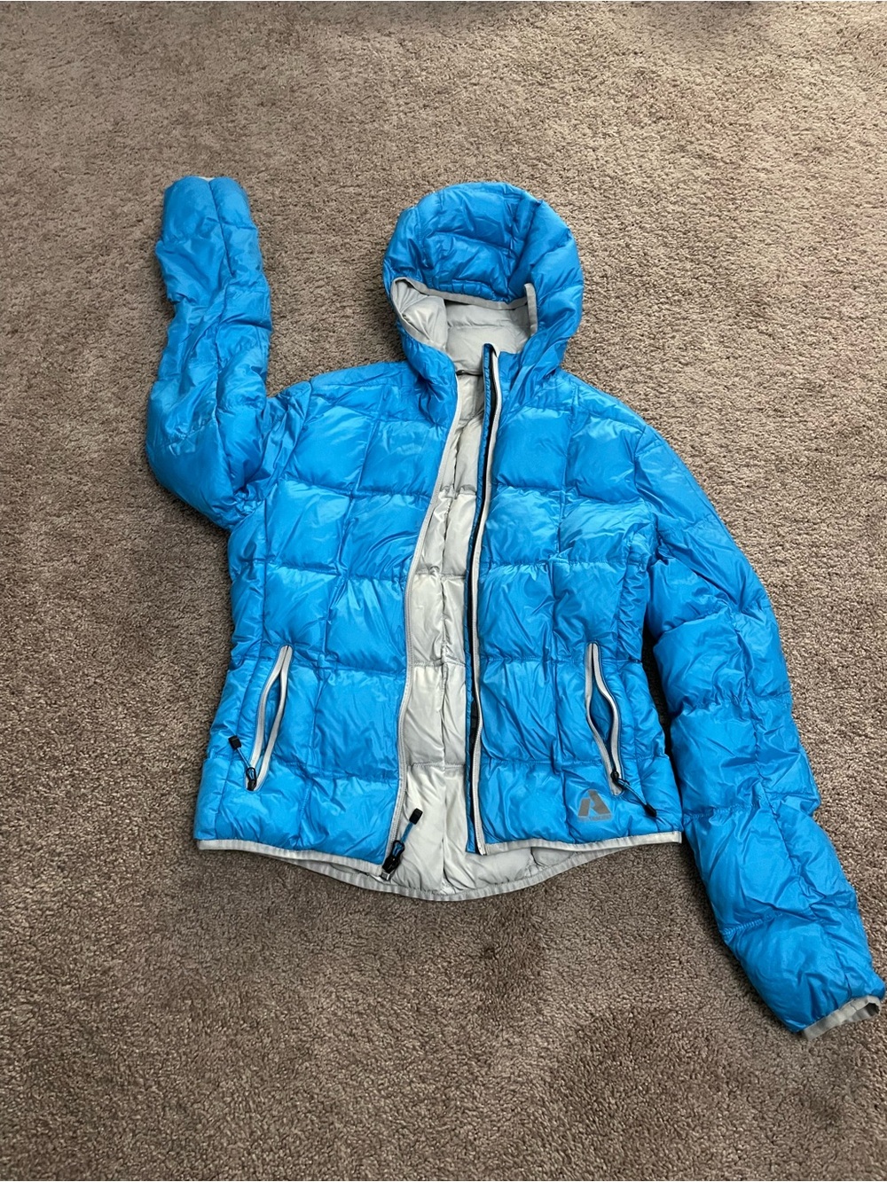Women's Lightweight Hooded Puffer Jacket - Bright Blue